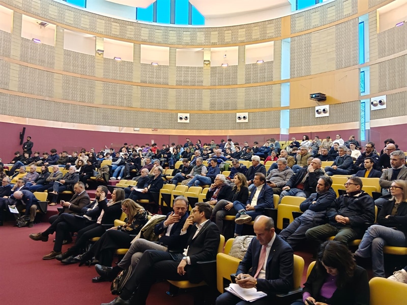 L’ORTOFRUTTA, ECCELLENZA VENETA, IN GRAVE DIFFICOLTÀ - Un convegno sul futuro del settore